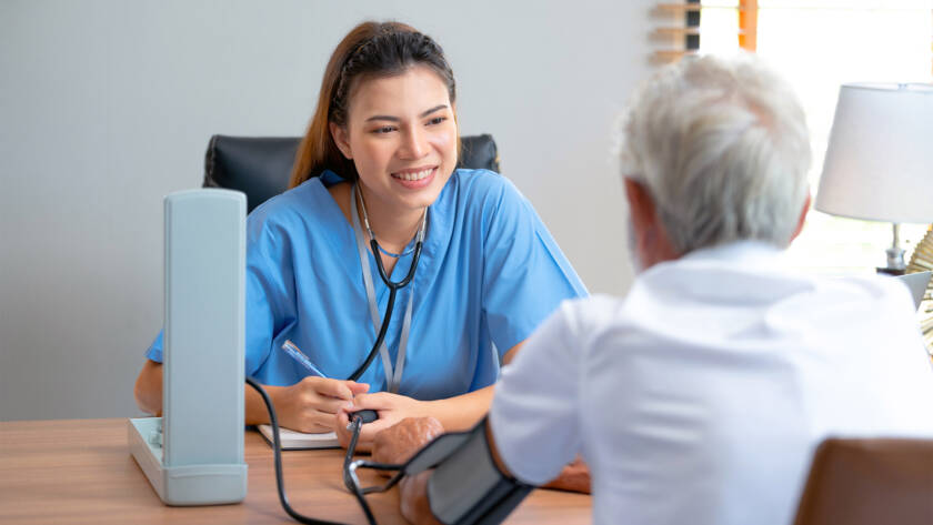 CHĂM SÓC SỨC KHỎE TẬN TÂM VỚI DỊCH VỤ BÁC SĨ GIA ĐÌNH CAO CẤP